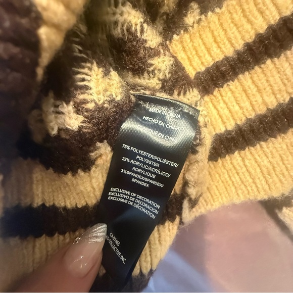 NWT bebe Women's Leopard Cowl Neck Sweater - Cream and Brown Size Large - Picture 10 of 10